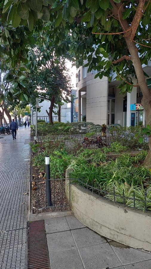 Petit Apartment En Avenida Belgrano Buenos Aires Esterno foto